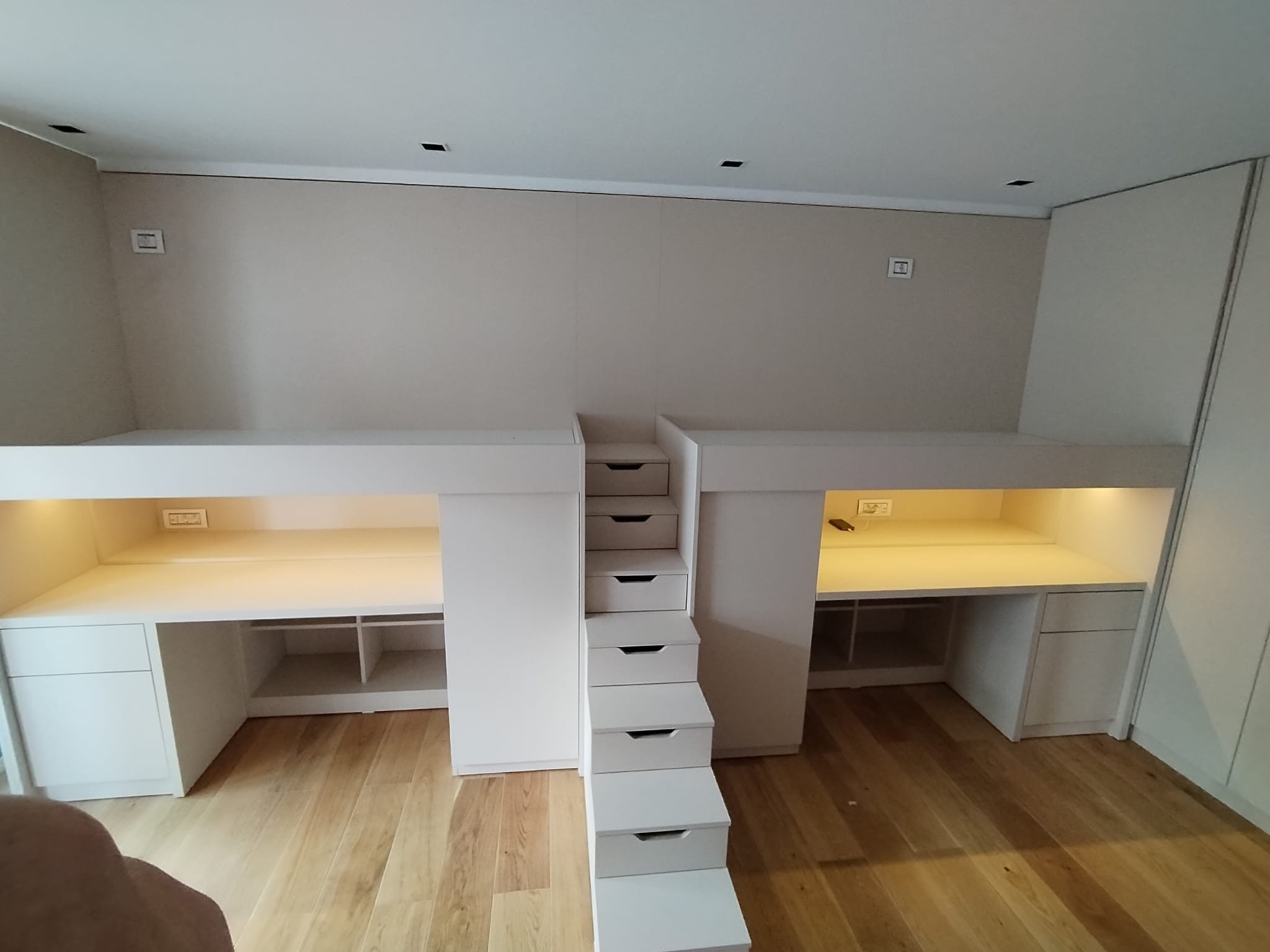 Lucrare nouă de mobilier la comandă, galerie foto