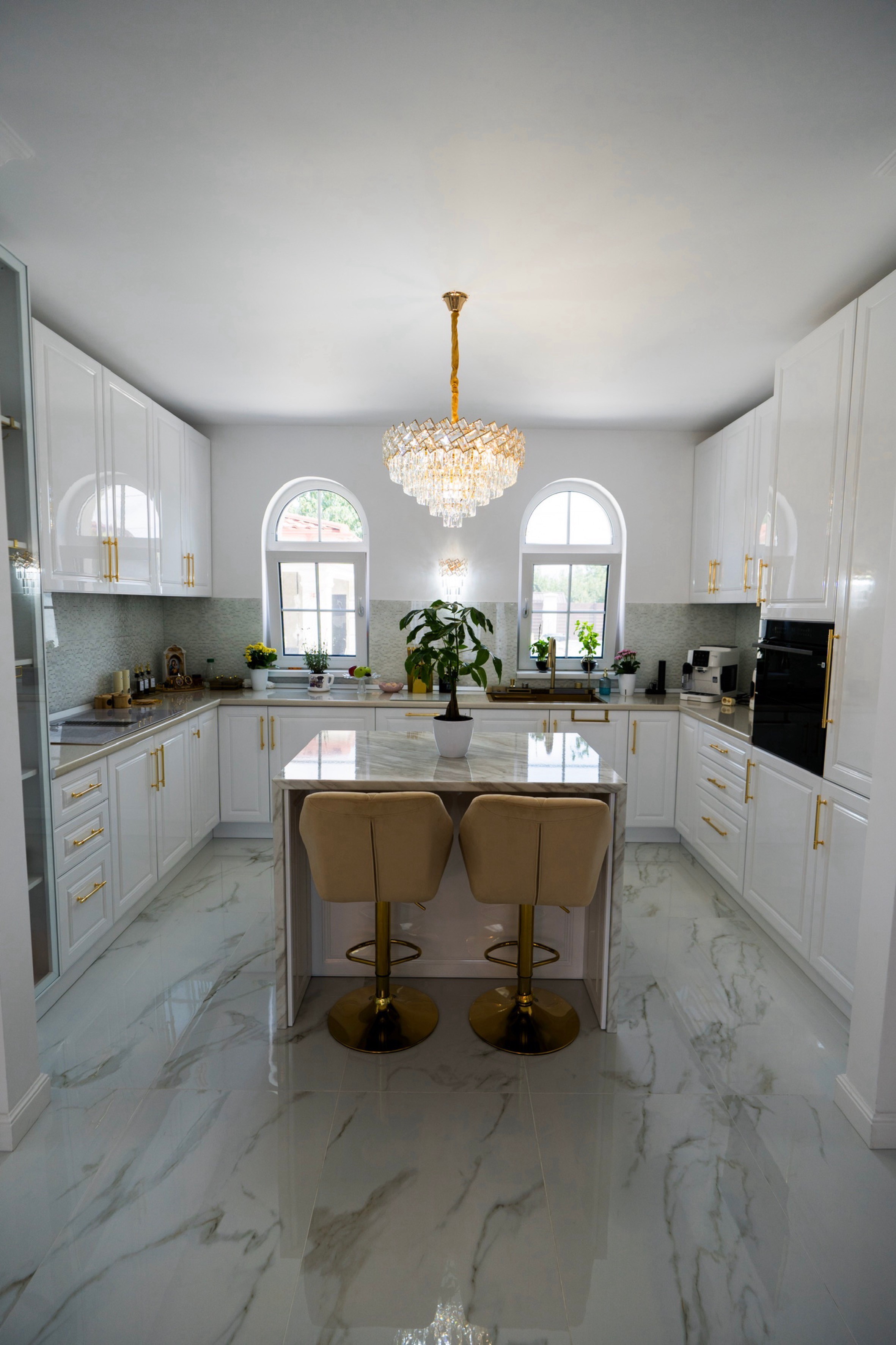 Lucrare nouă de mobilier bespoke realizată la comandă